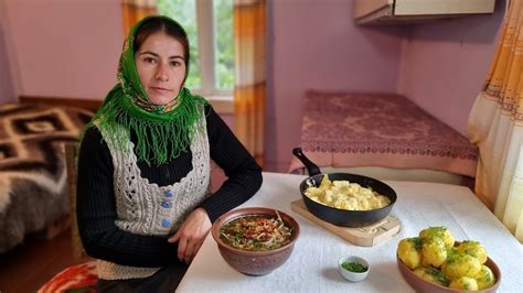 ukraine women cooking outdoors